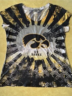 Iowa Hawkeyes 'Go Hawks' Graphic Tee - Black & Gold women size L